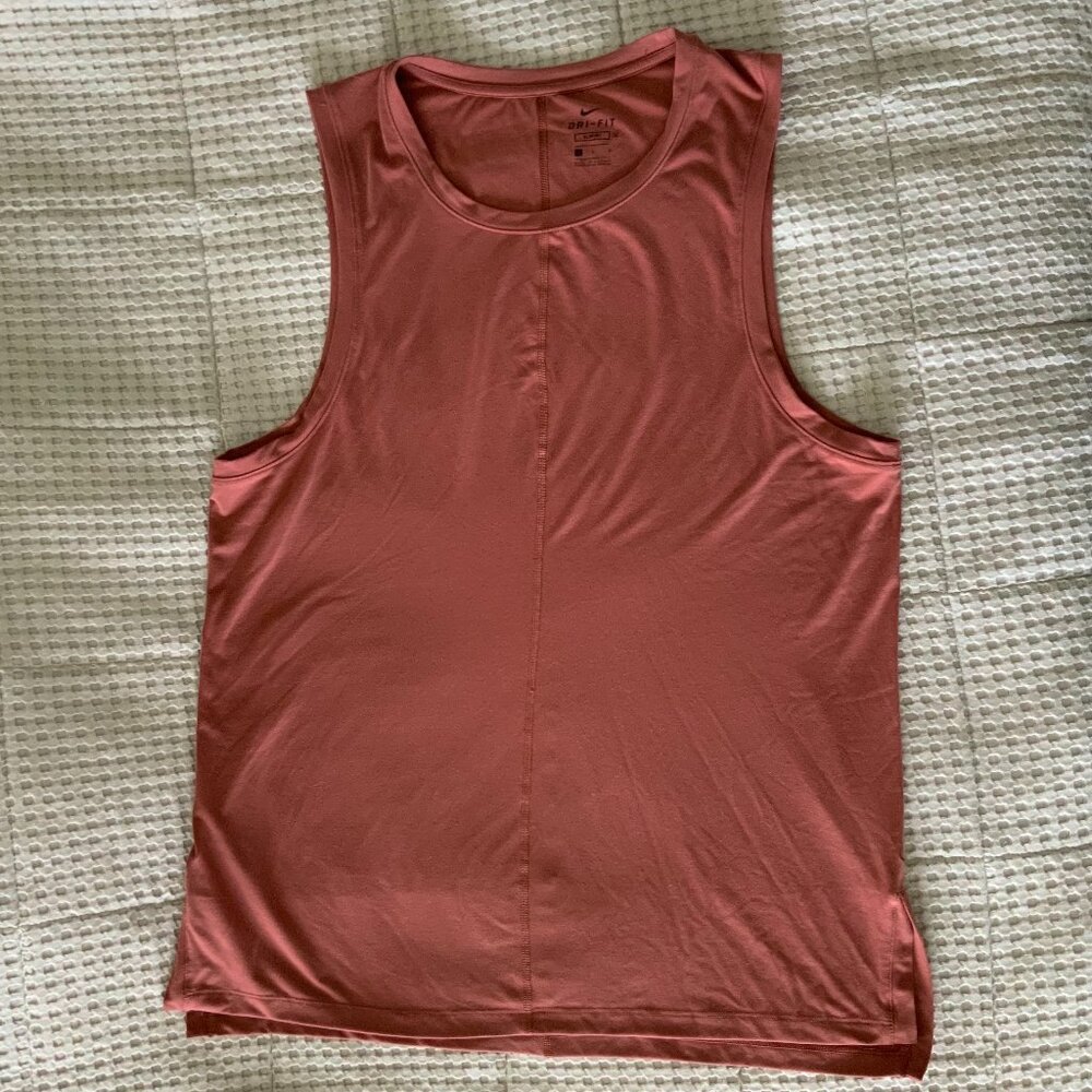Nike Men's Dri-Fit Yoga Tank Size Large